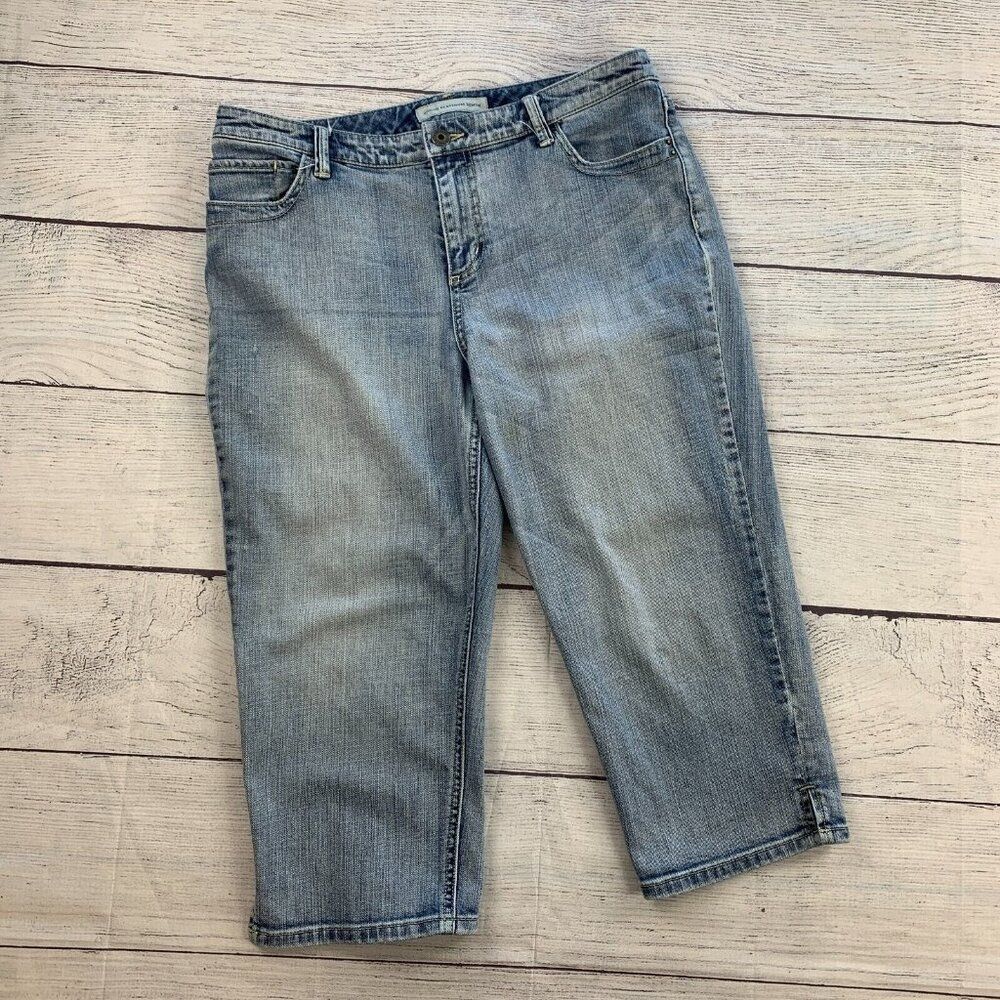 Chico's Jeans 2 (12) Platinum Denim Ultimate Fit Slim Leg Inseam 20" Crop Capri